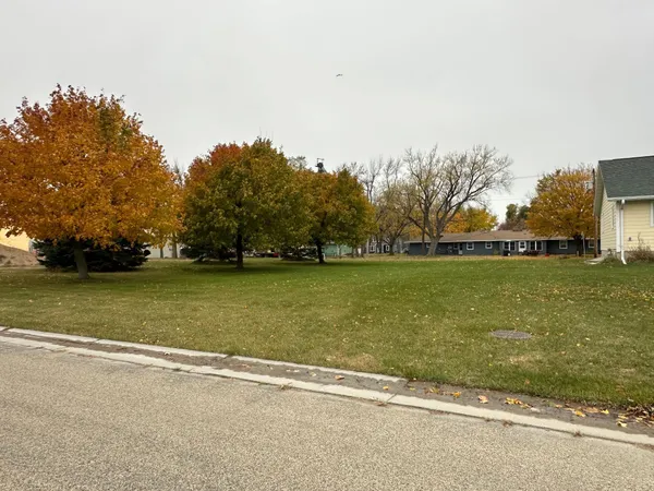 $42,000 | 304 Mueller Drive, Hendricks, MN 56136