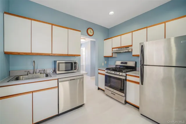 $549,000 | 59 Richard Avenue, Islip Terrace, NY 11752