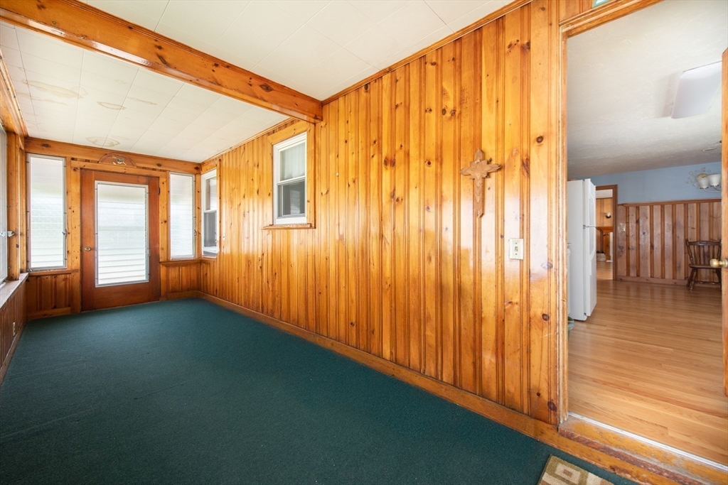 79 Robin Hood Road Stoneham, MA 02180 - Photo 18 of 29 Gallery Image 18