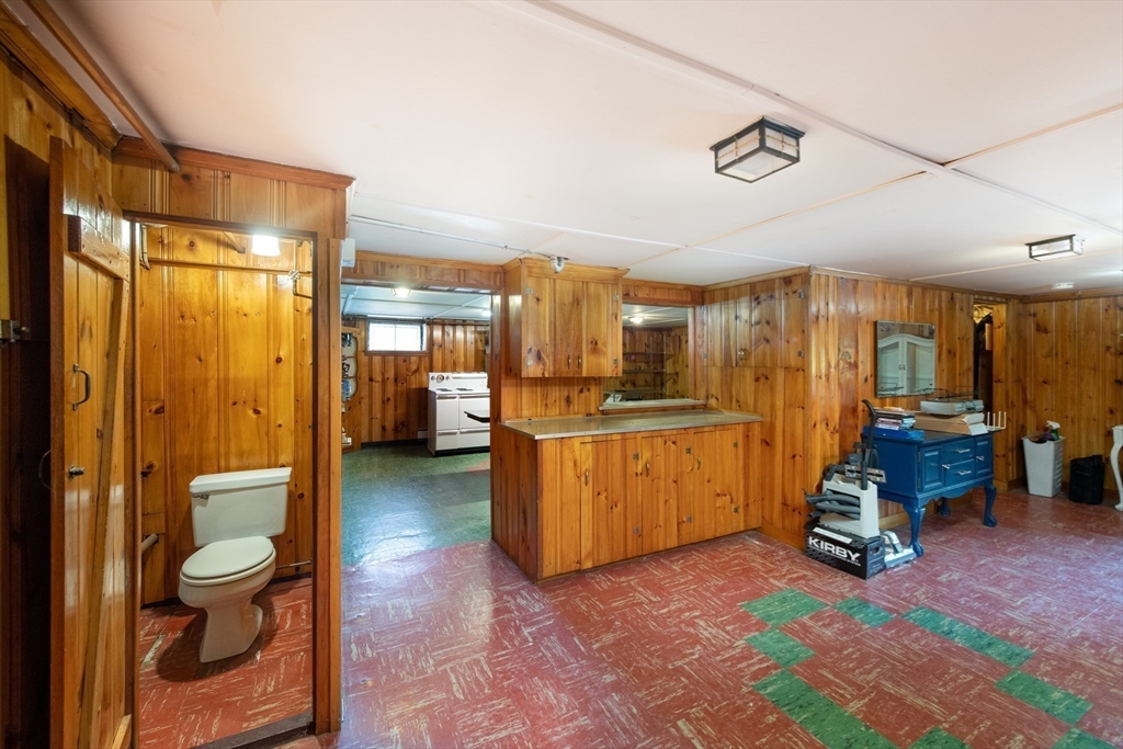 79 Robin Hood Road Stoneham, MA 02180 - Photo 21 of 29 Gallery Image 21