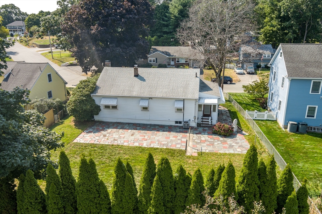 79 Robin Hood Road Stoneham, MA 02180 - Photo 27 of 29 Gallery Image 27