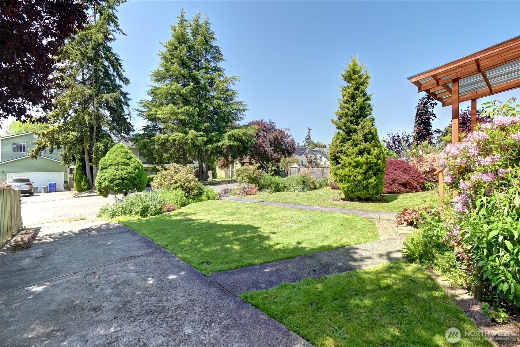 1327 Maple Street Everett, WA 98201 - Photo 5 of 31