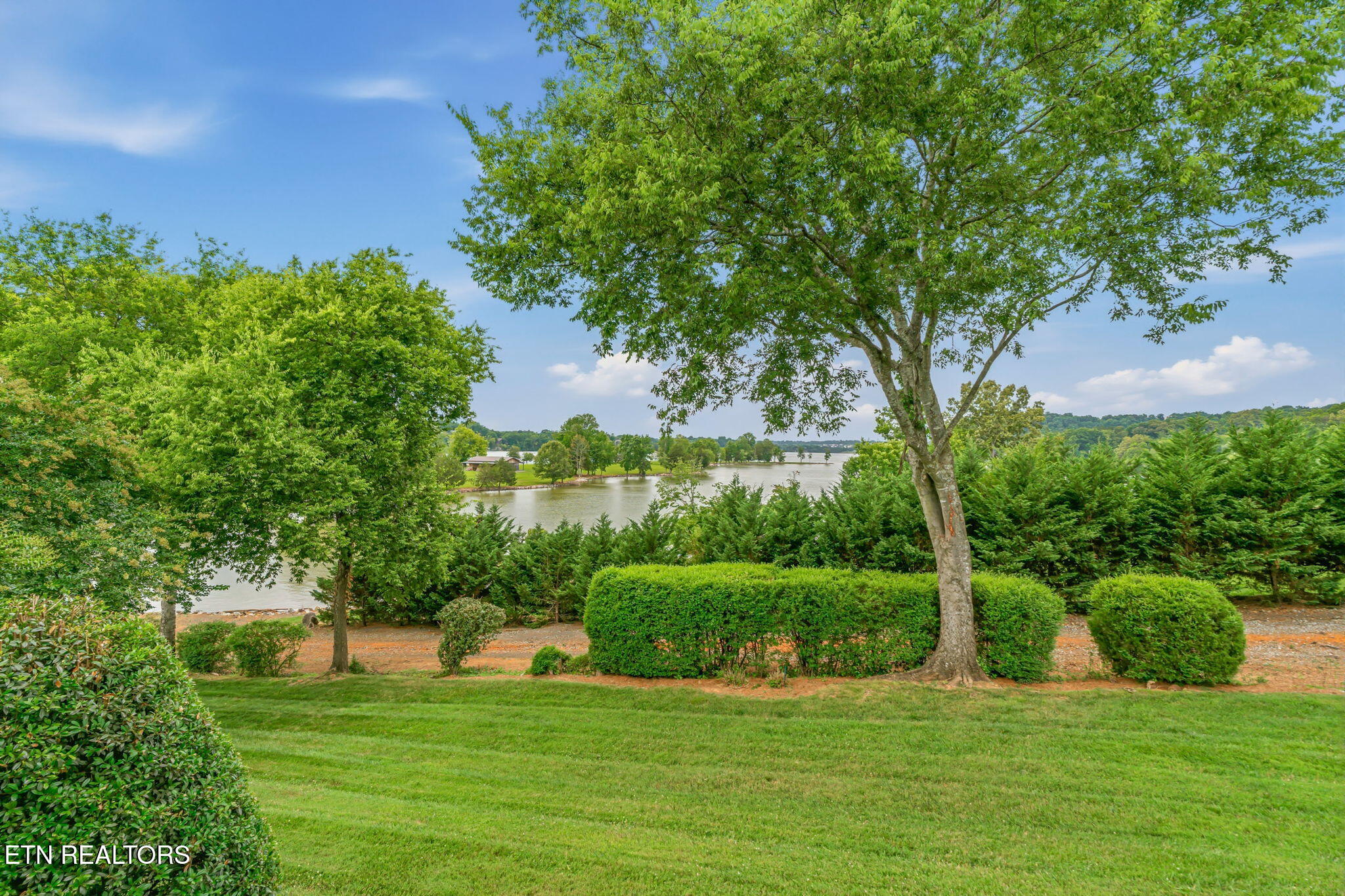 9627 Mariners Point Knoxville, TN 37922 - Photo 16 of 60 9-web-or-mls-9627 Mariners Point-8