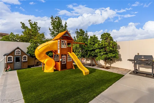 $946,500 | 9770 Hiking Avenue, Las Vegas, NV 89166