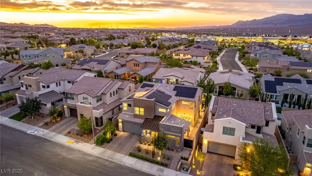 $946,500 | 9770 Hiking Avenue, Las Vegas, NV 89166