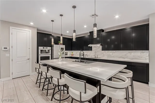 $946,500 | 9770 Hiking Avenue, Las Vegas, NV 89166