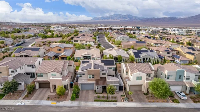 $946,500 | 9770 Hiking Avenue, Las Vegas, NV 89166