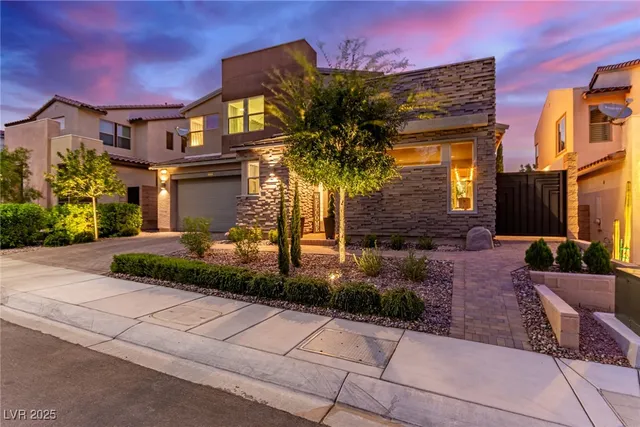 $946,500 | 9770 Hiking Avenue, Las Vegas, NV 89166