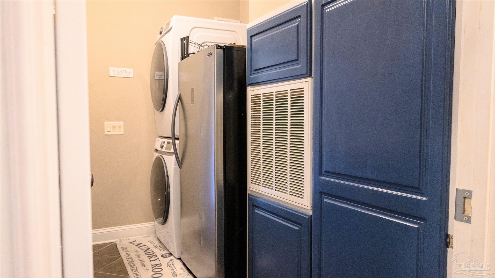 1700 Prospect Road Coffeeville, AL 36524 - Photo 43 of 71 a bathroom with a glass door shower and a sink