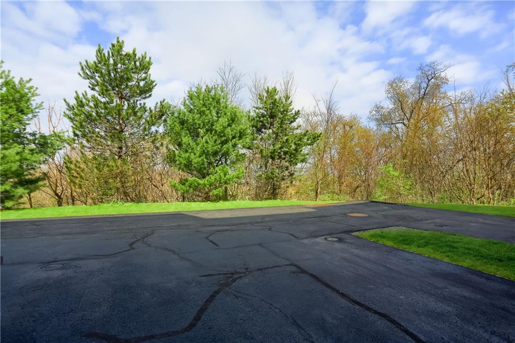 32 Castle View Drive McKees Rocks, PA 15136 - Photo 15 of 25