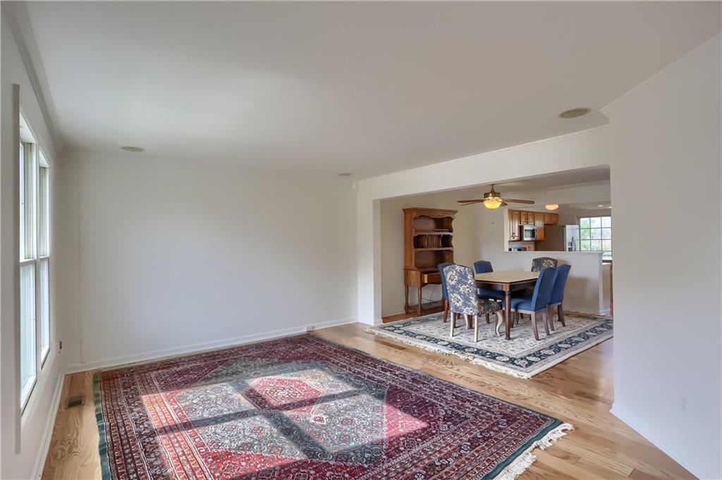 32 Castle View Drive McKees Rocks, PA 15136 - Photo 5 of 25