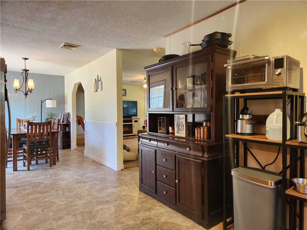 203 Wall Street Findlay, IL 62534 - Photo 8 of 29