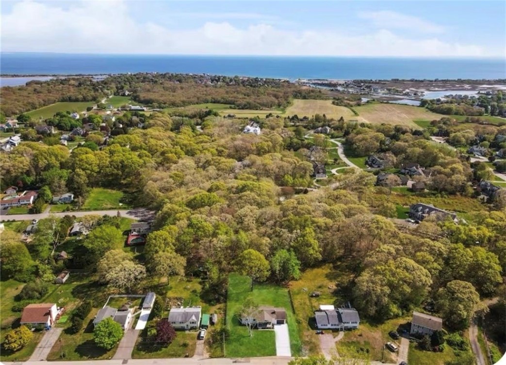 44 Quannacut Road Westerly, RI 02891 - Photo 3 of 19