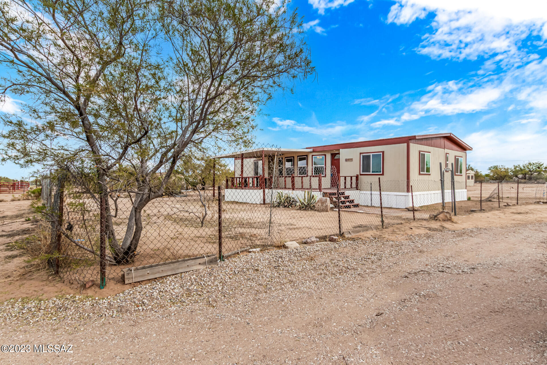 8555 South Marstellar Road Tucson, AZ 85736 - Photo 4 of 31 Gallery Image 4
