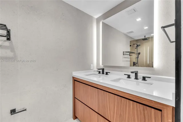 $4,100 | 2211 Northeast 122nd Street, Unit 2211, North Miami, FL 33181