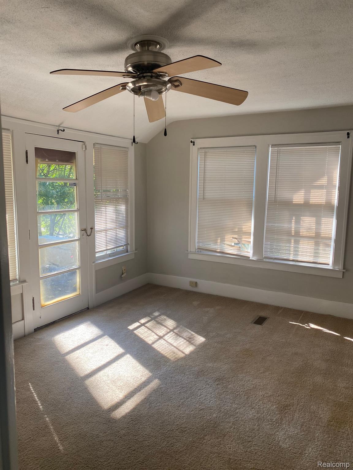 124 Cherokee Road Pontiac, MI 48341 - Photo 16 of 25 Gallery Image 16