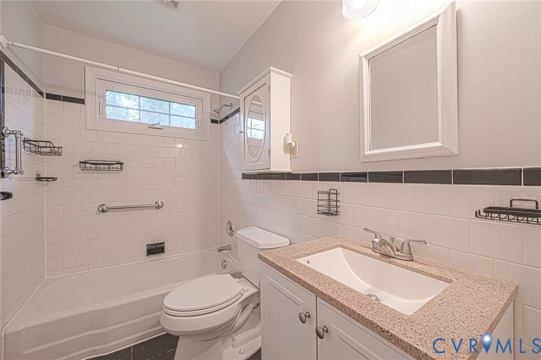 8831 Chippenham Road Richmond, VA 23235 - Photo 29 of 48 Upstairs Hall Bath