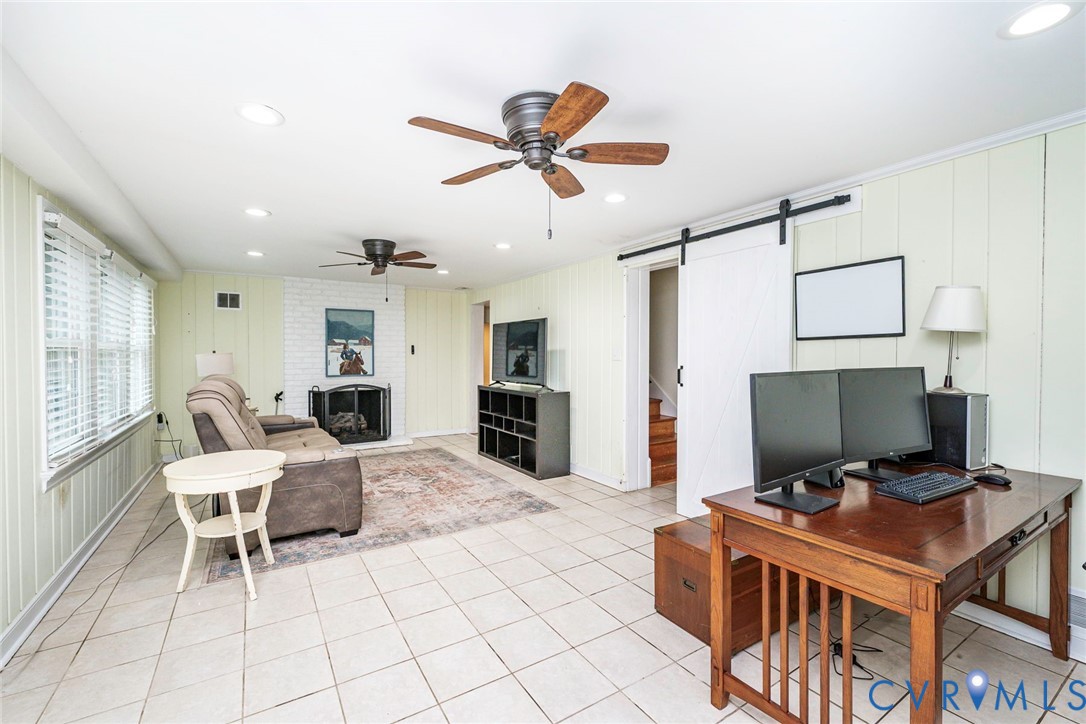 8831 Chippenham Road Richmond, VA 23235 - Photo 33 of 48 2nd Gas FP. So Much Light For a Lower Level
