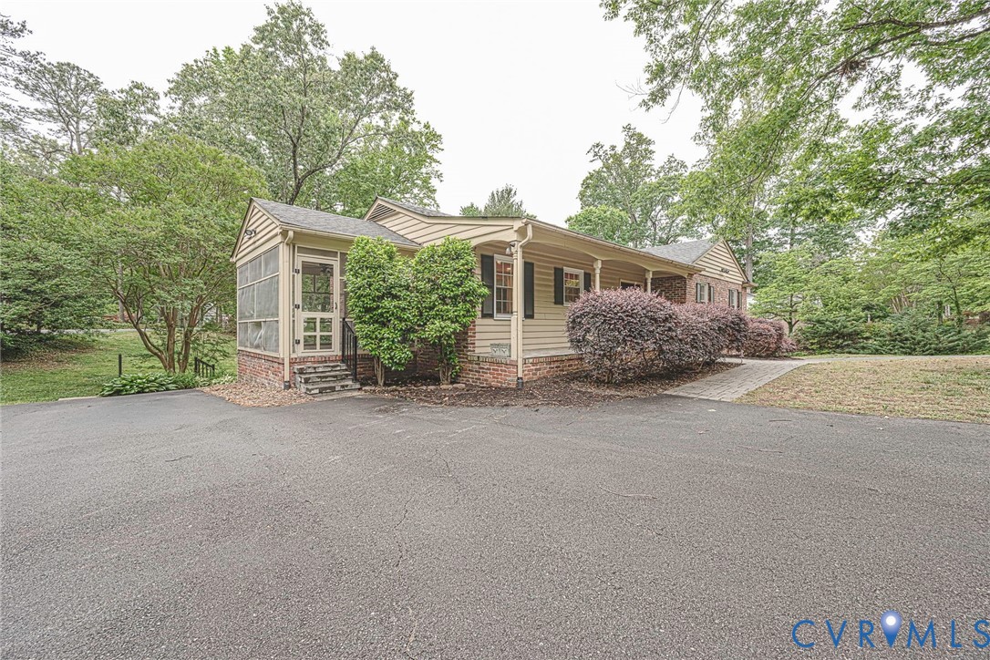 8831 Chippenham Road Richmond, VA 23235 - Photo 4 of 48 Relaxing Screened Porch. One of 2 Driveways- Plent