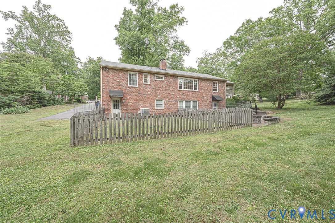 8831 Chippenham Road Richmond, VA 23235 - Photo 43 of 48 Fenced Backyard