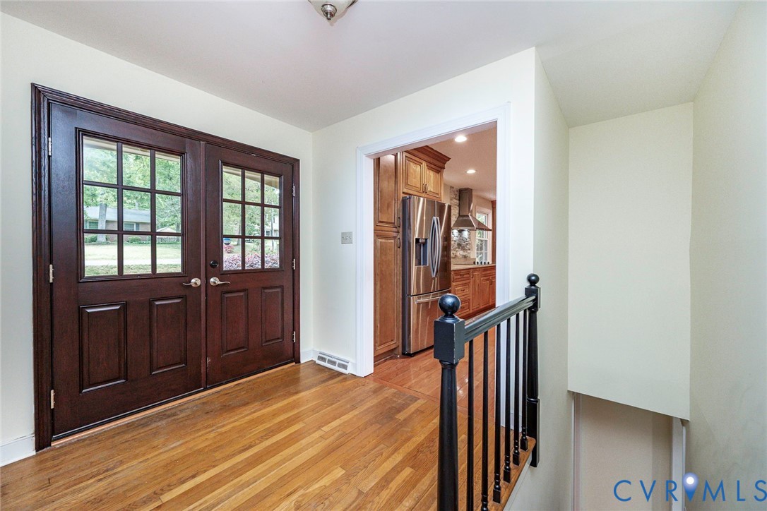 8831 Chippenham Road Richmond, VA 23235 - Photo 5 of 48 Welcoming Entry Foyer