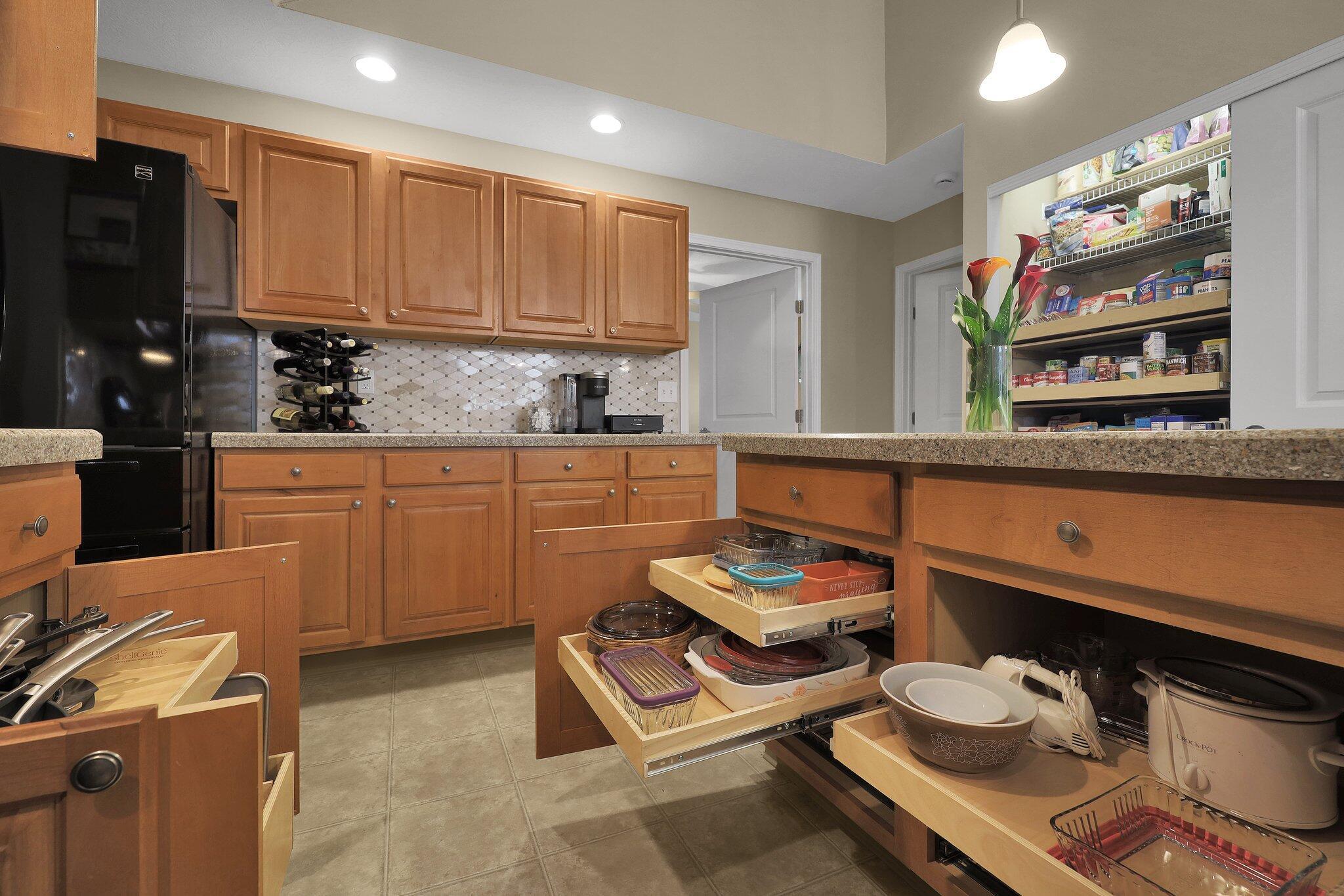 5685 White Goose Road Westerville, OH 43081 - Photo 14 of 37 High End Upgrades!