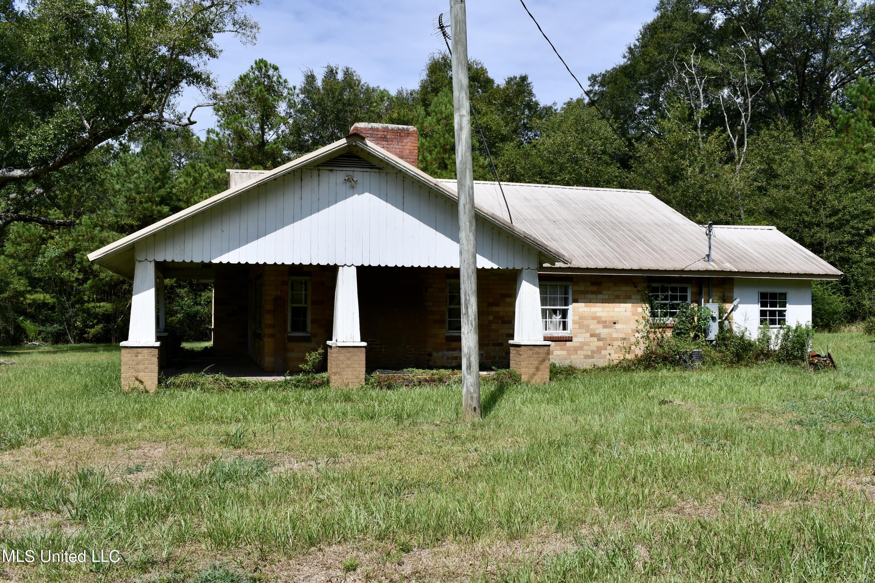 1146 Benndale Road Wiggins, MS 39577 - Photo 4 of 10 AF02C310-F5CA-47BE-B081-5764A58B0454