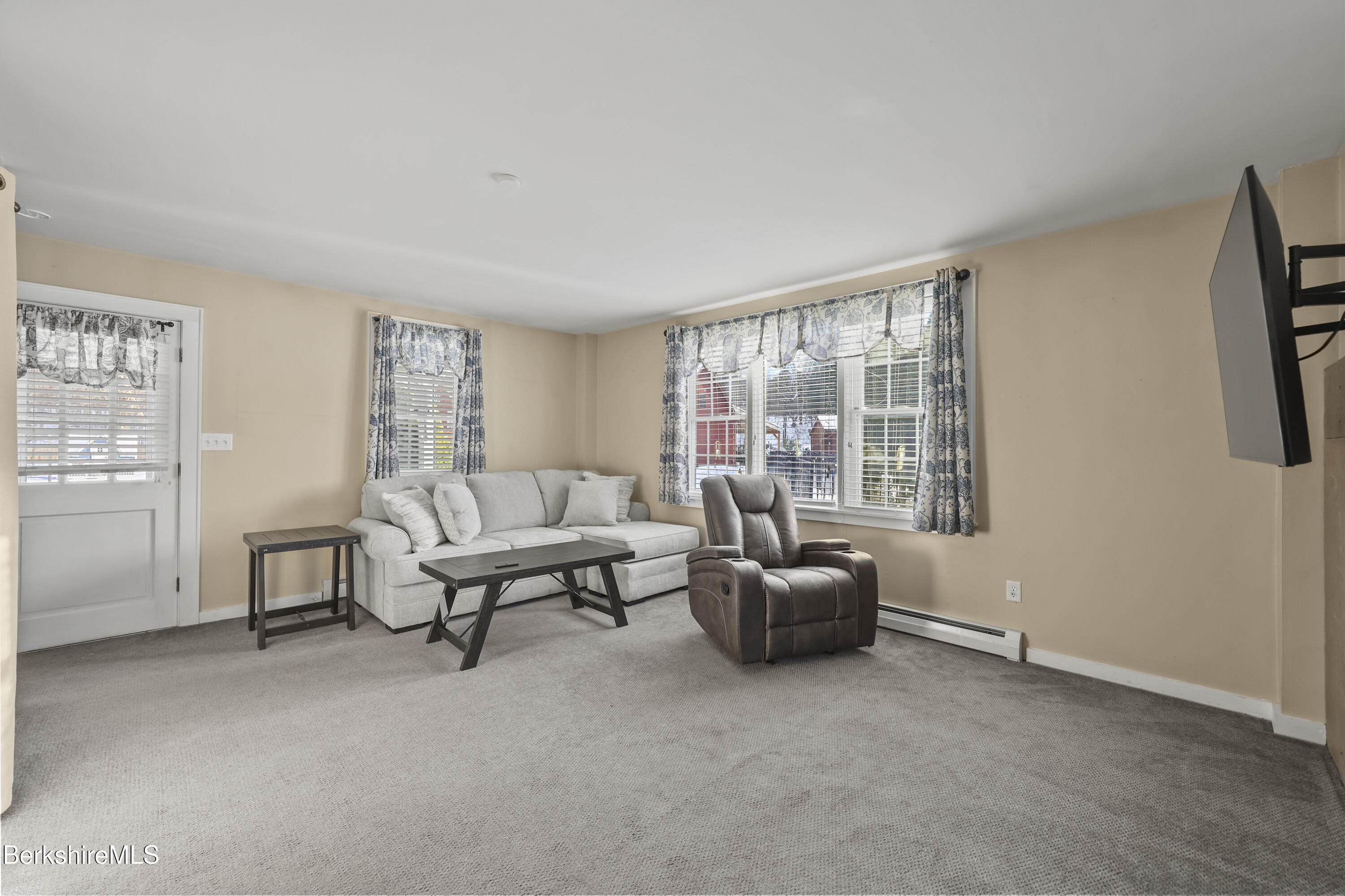 295 Blair Road Williamstown, MA 01267 - Photo 49 of 85 Guest House Living Room