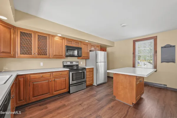$1,399,000 | 295 Blair Road, Williamstown, MA 01267