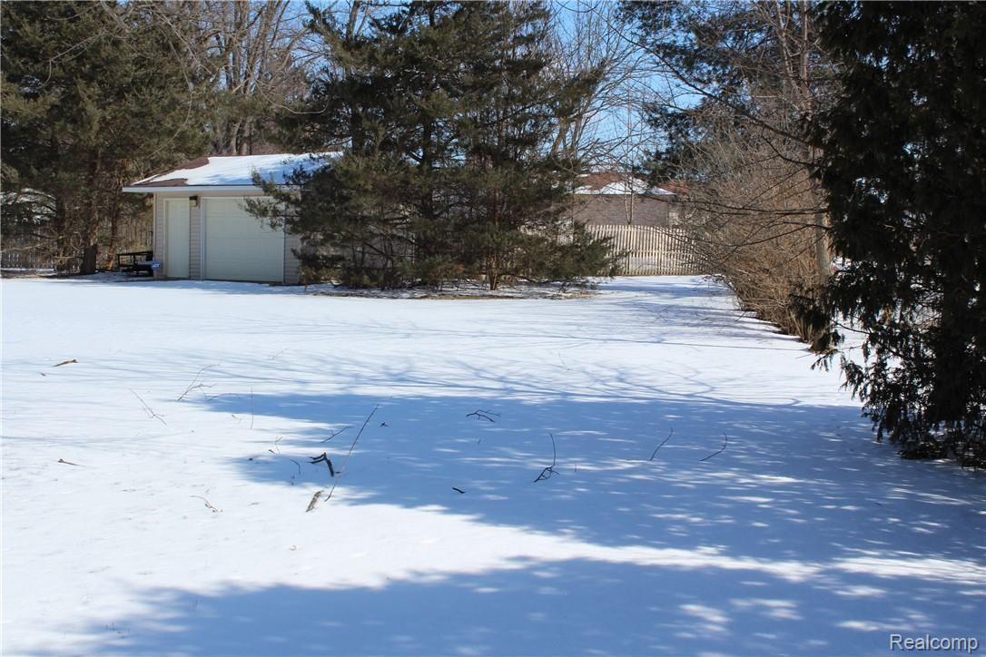 1262 Heatherwoode Road Flint, MI 48532 - Photo 26 of 30 IMG_4853.JPG