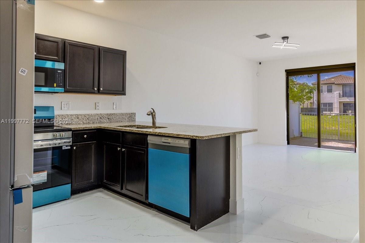 3335 West 94th Terrace Hialeah, FL 33018 - Photo 11 of 49