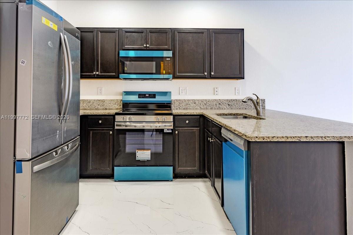 3335 West 94th Terrace Hialeah, FL 33018 - Photo 7 of 49