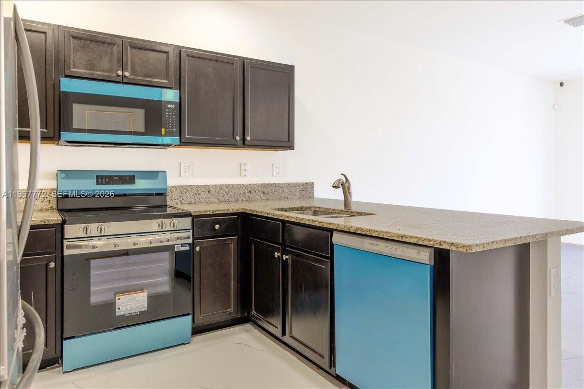 3335 West 94th Terrace Hialeah, FL 33018 - Photo 10 of 49