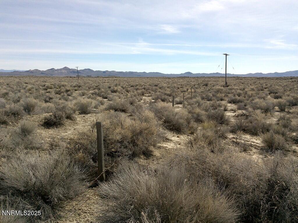 30 7-381-08 Lovelock, NV 89419 - Photo 13 of 31 a view of a city with lush green forest