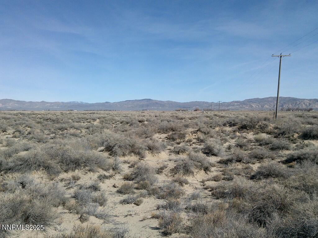 30 7-381-08 Lovelock, NV 89419 - Photo 19 of 31 a view of a big yard