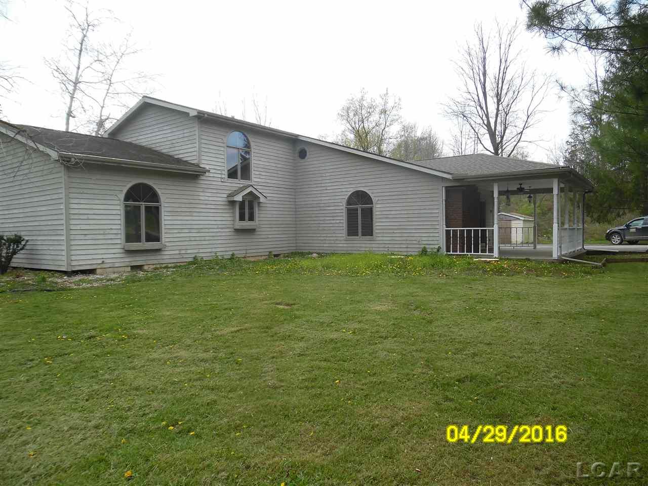 6915 Burton Road Adrian, MI 49221 - Photo 4 of 45 31289012-3.JPG