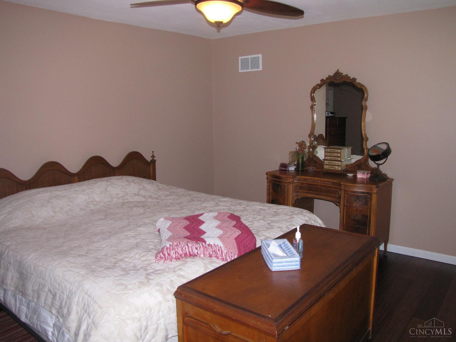 967 Greentree Road Lawrenceburg, IN 47025 - Photo 16 of 48