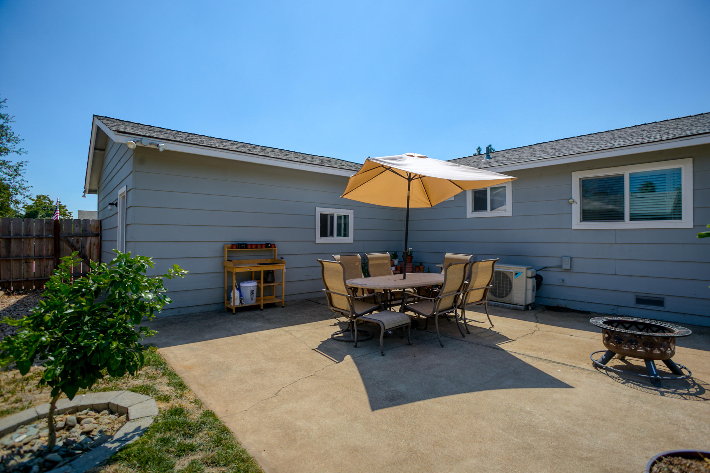 2498 Saturn Redding, CA 96002 - Photo 34 of 40 a view of a lounge chairs in the patio