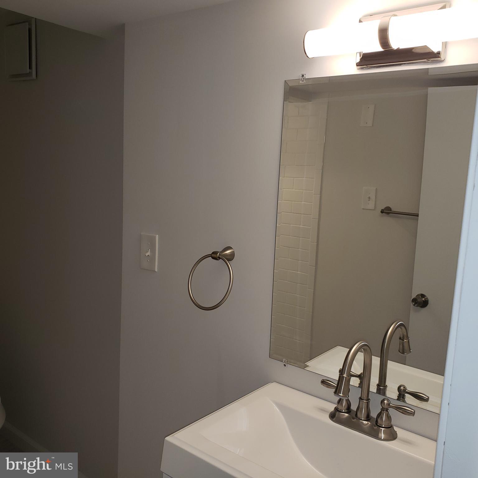 2000 Ormand Road Baltimore, MD 21222 - Photo 38 of 49 Lower full bath