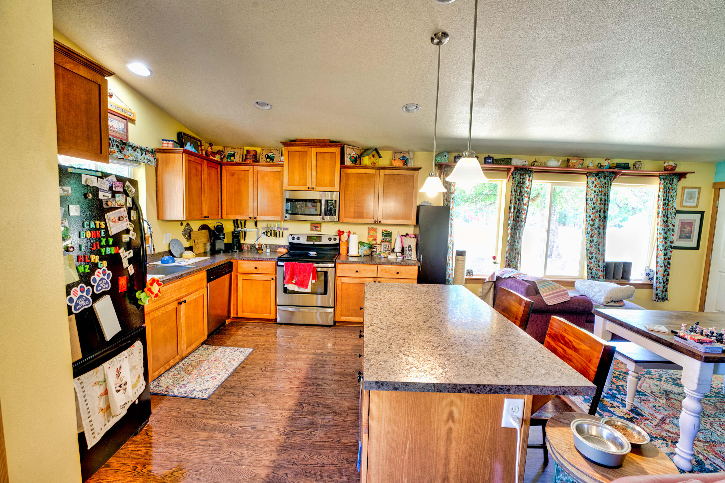 2061 Pine Grove Road Rogue River, OR 97537 - Photo 5 of 67 Kitchen 2