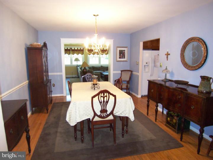 142 North State Road Springfield, PA 19064 - Photo 5 of 25 Dining Room