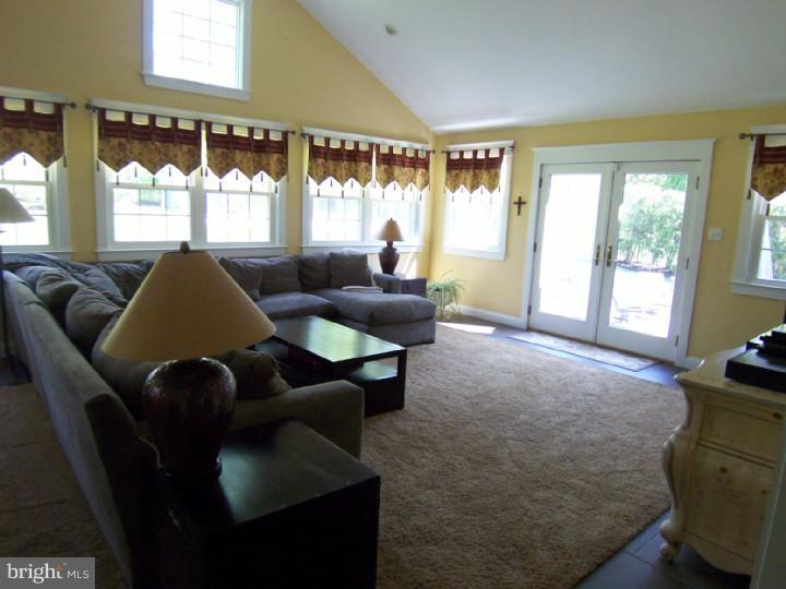 142 North State Road Springfield, PA 19064 - Photo 8 of 25 Family Room