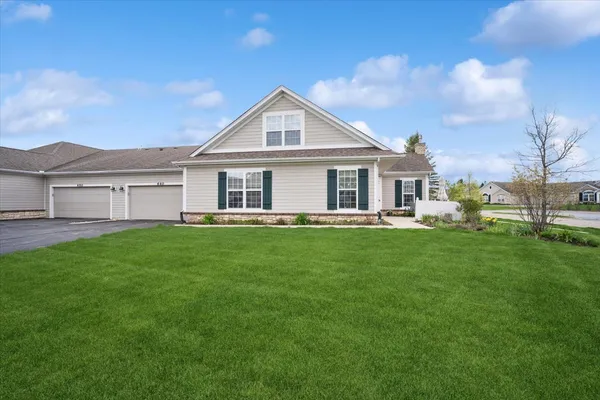 $319,900 | 640 Schumann Street, Woodstock, IL 60098