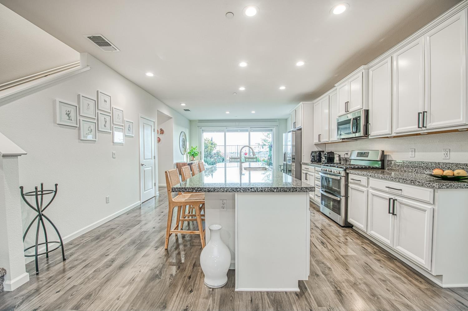 4284 Hillside Road Madera, CA 93636 - Photo 11 of 83