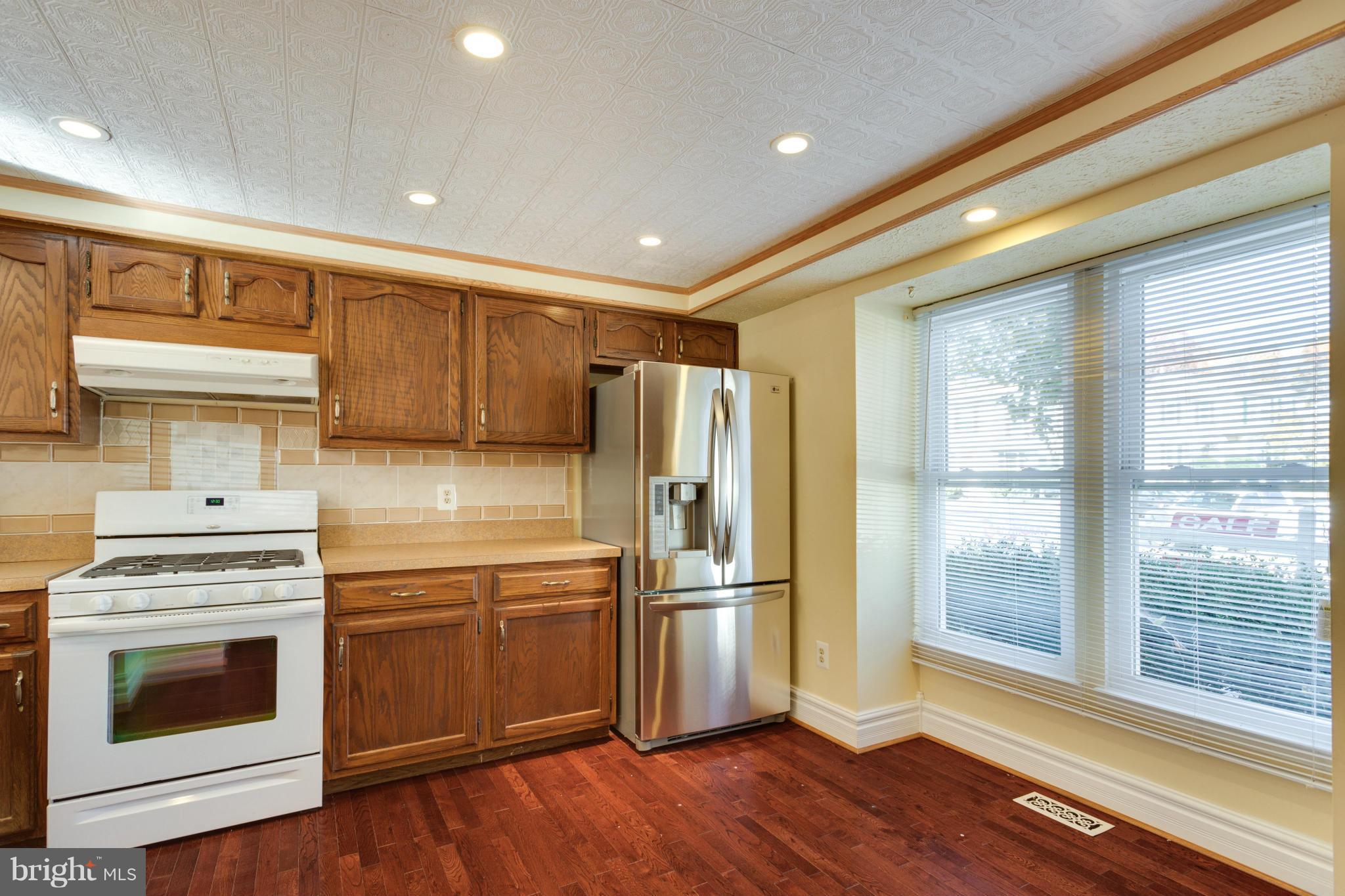 7488 Wounded Knee Road Lorton, VA 22079 - Photo 5 of 28 Kitchen