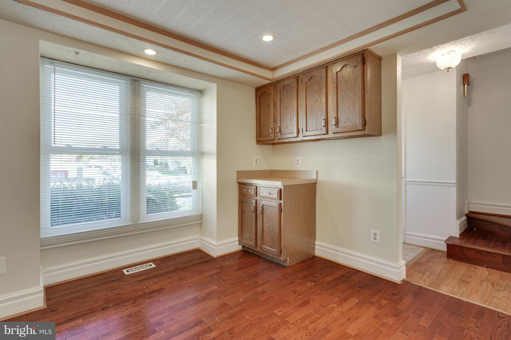 7488 Wounded Knee Road Lorton, VA 22079 - Photo 8 of 28 Kitchen