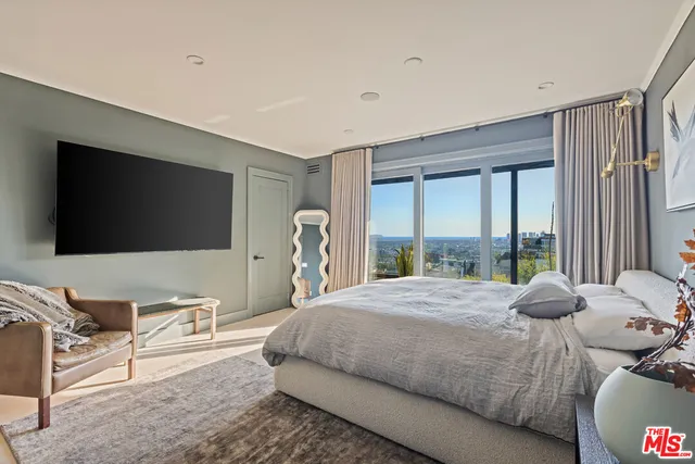 $12,000 | 8430 Franklin Avenue, Los Angeles, CA 90069