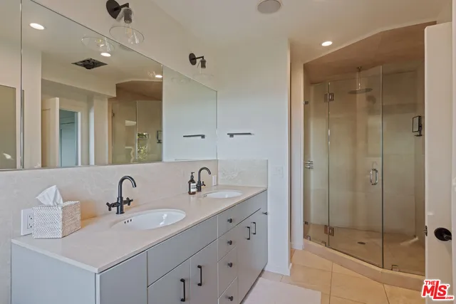 $12,000 | 8430 Franklin Avenue, Los Angeles, CA 90069