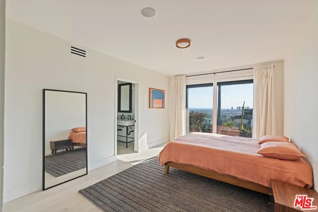 $12,000 | 8430 Franklin Avenue, Los Angeles, CA 90069