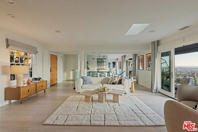 $12,000 | 8430 Franklin Avenue, Los Angeles, CA 90069